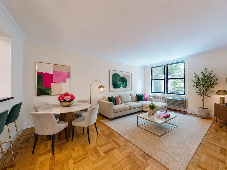 305 W 13th St #1C — Photo 1