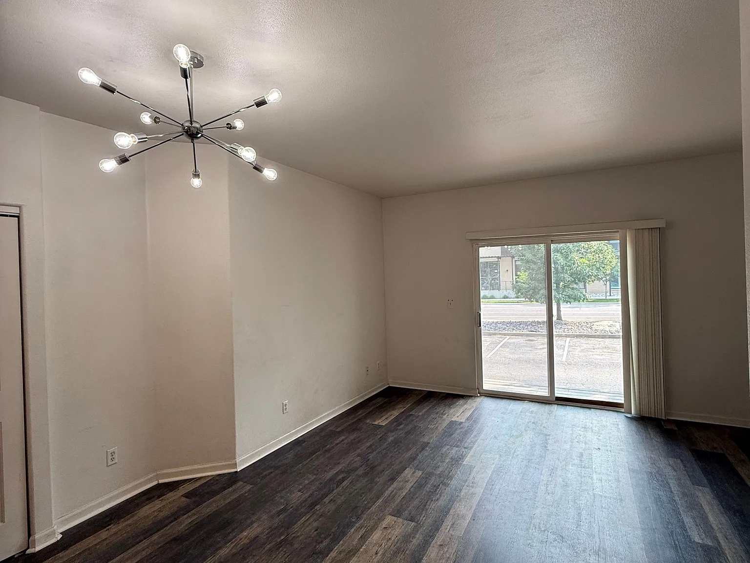 2 bed, 900 sqft, $1,995 — Photo 3