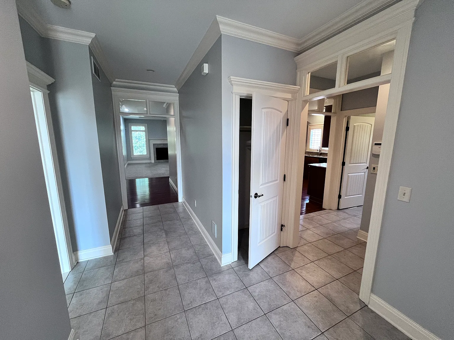 2 bed, 1897 sqft, $3,500 — Photo 4