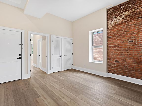 3rd image of 300 Clerk St #1-6