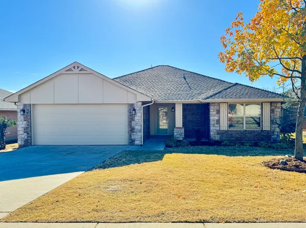 9312 Pear St, Midwest City, OK 73130