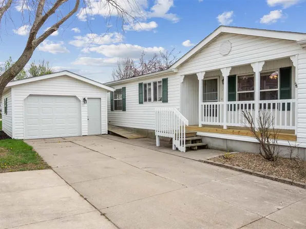 116 Arabian Ct, Iowa City, IA 52240