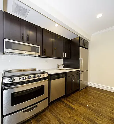 Rented by REAL New York | media 9