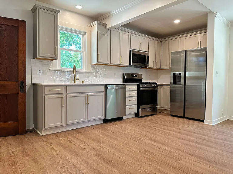 236 N Main St — Photo 2