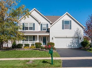 2069 Roaring Creek Dr, Aurora, IL 60503