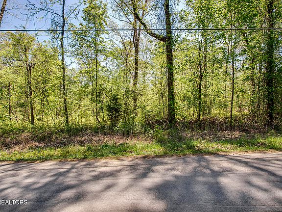 2nd image of 485 Oak Grove Rd