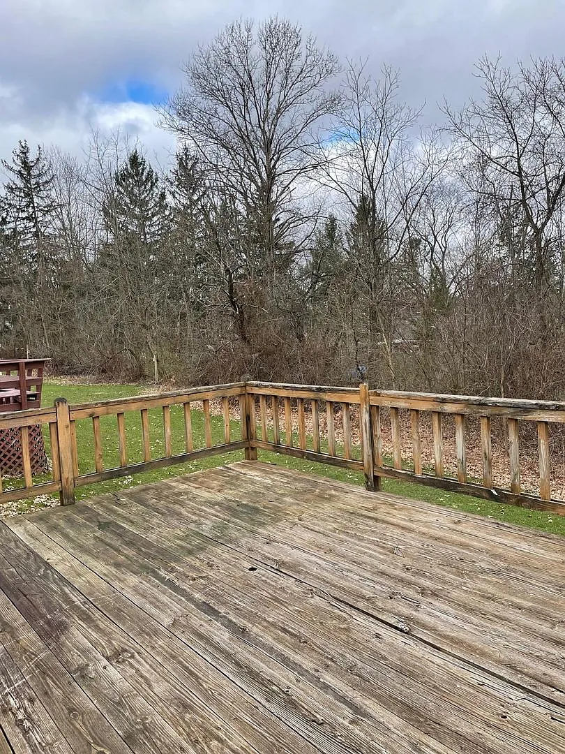 2 Bed / 1 Bath Condo - For Rent — Photo 3