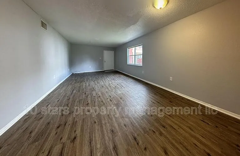 4725 39th Ave N #101 — Photo 10
