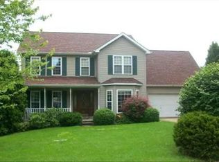 1007 Hickory Mills Dr, Hurricane, WV 25526