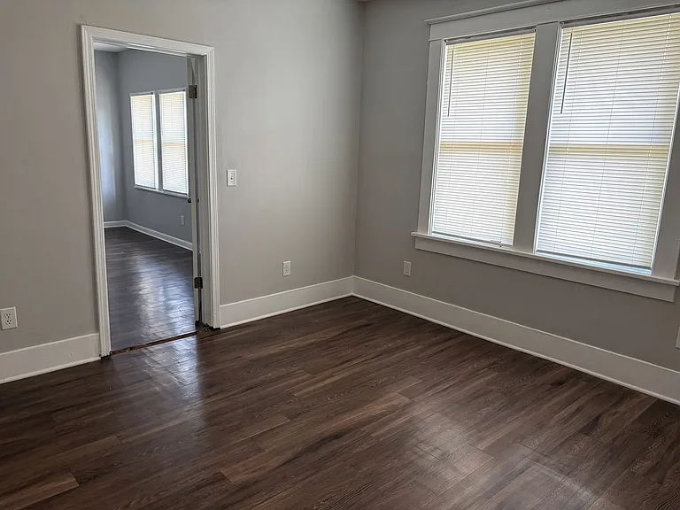 1434 Rayner St — Photo 15