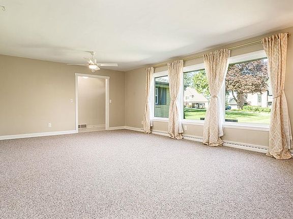 4th image of 2015 Glenview Rd