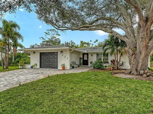 1523 84th St NW, Bradenton, FL 34209