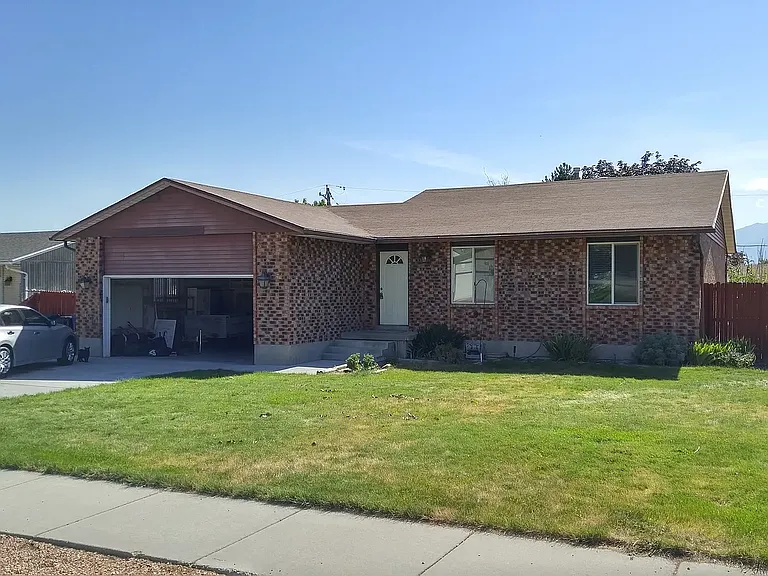 4889 S 3145 W — Photo 1