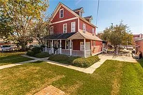 208 E Charles St #1