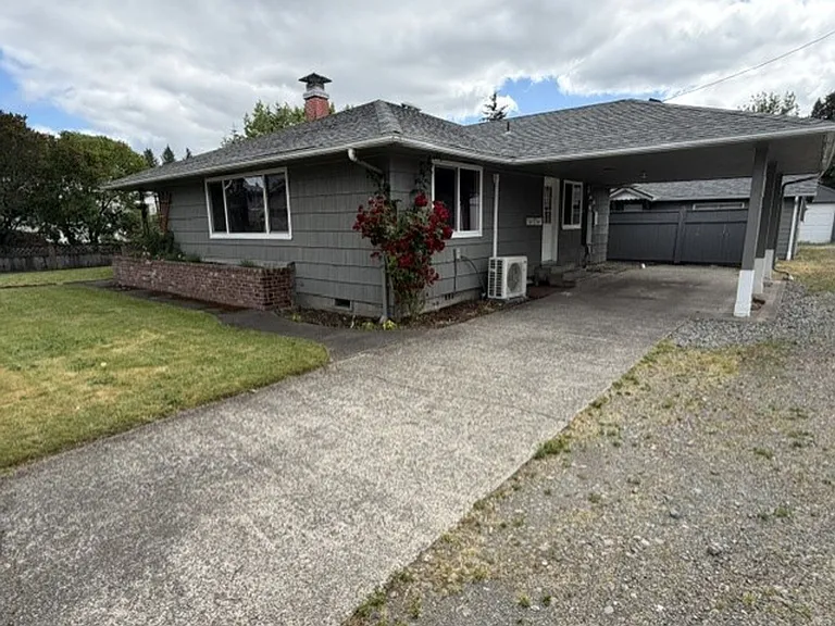 512 S Yew St — Photo 4