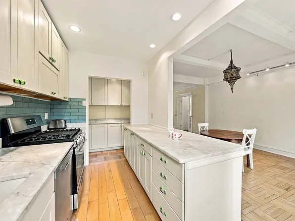 345 W 55th St APT 9G, New York, NY 10019