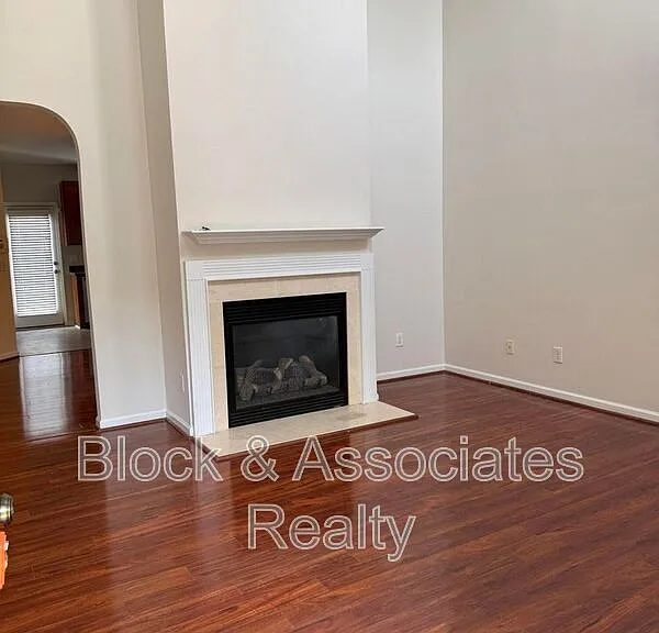 537 Writers Way — Photo 8