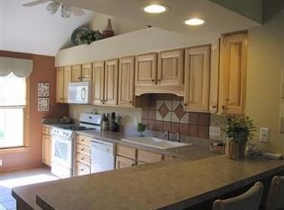 6987 Country View Dr, Valley City, OH 44280