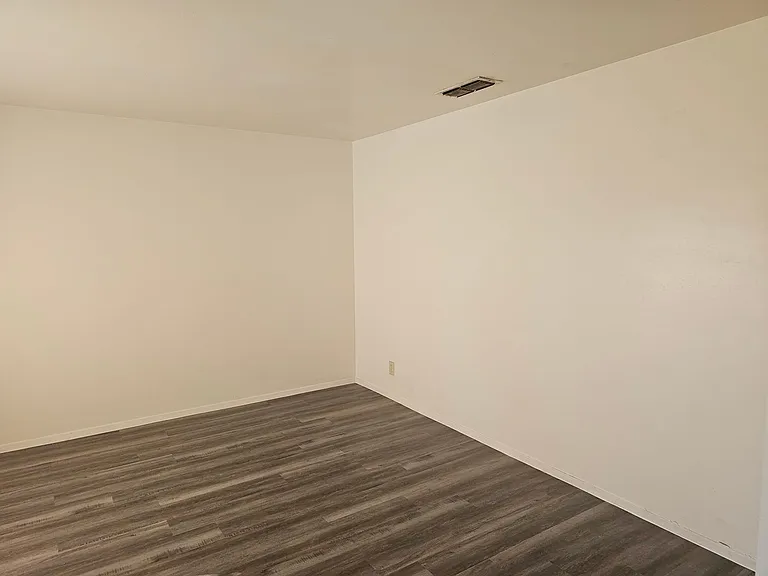 4335 Sunnyvale Ln — Photo 3