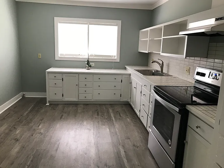 212 Park Ave — Photo 9