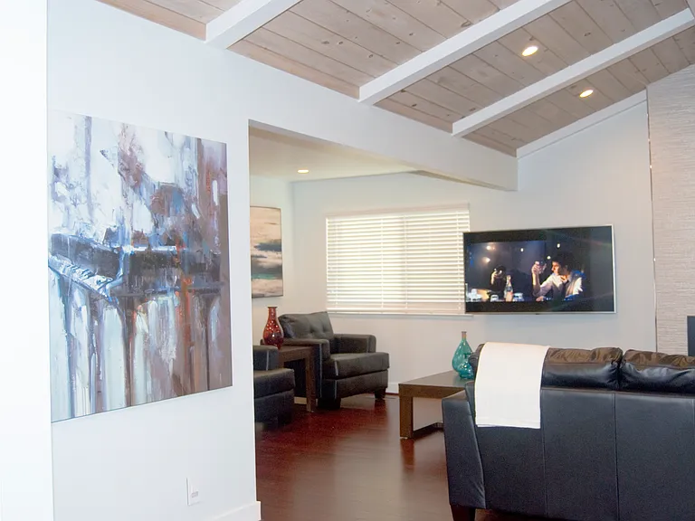 1385 San Domar Dr #1 — Photo 2