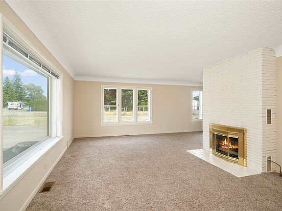 4th image of 11724 E Alki Ave