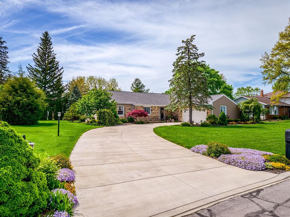 1st image of 3319 Stonyridge Dr