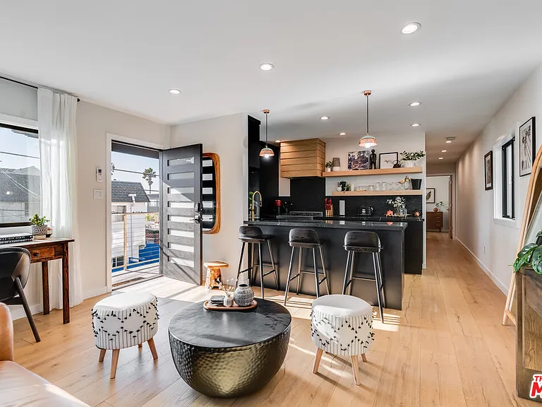 17 Sunset Ave #4 — Photo 10