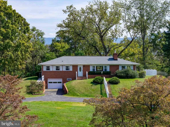 1 Hillside Dr, Luray, VA 22835
