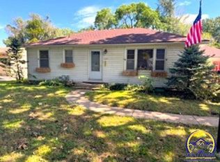 2124 NW Buchanan St, Topeka, KS 66608