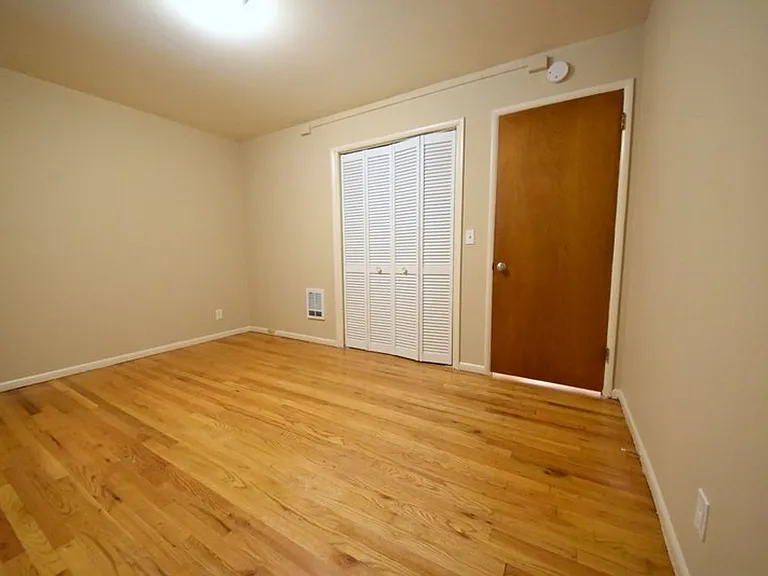 413 Belmont Ave E #D — Photo 9