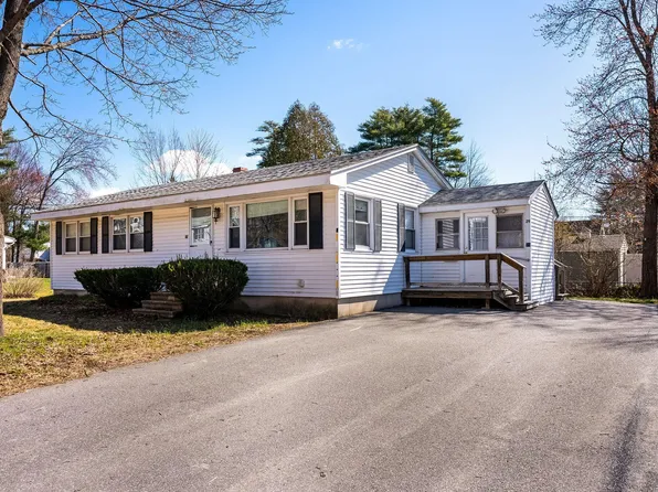 29 Williams Drive, Topsham, ME 04086