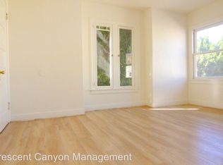 932 1/2 S Berendo St, Los Angeles, CA 90006