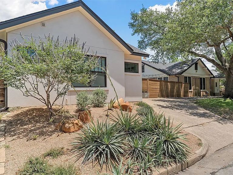 2925 Sanger Ave — Photo 37