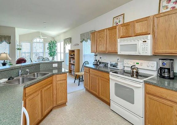 5th image of 59 Smithfield Way
