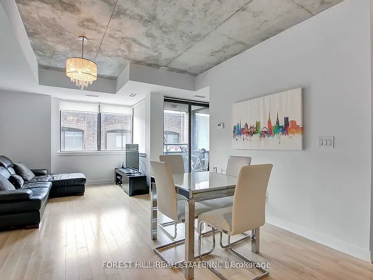 400 Wellington St W #312 — Photo 10