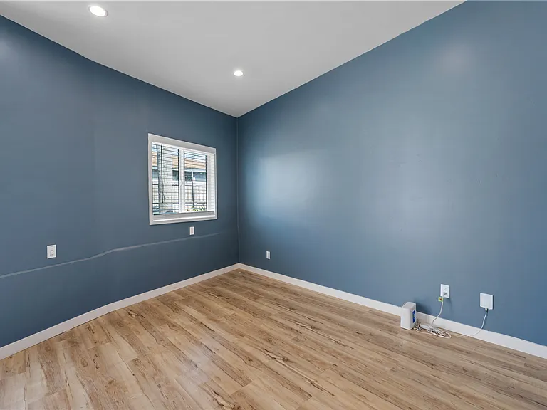 1195 Georgia St #C — Photo 5