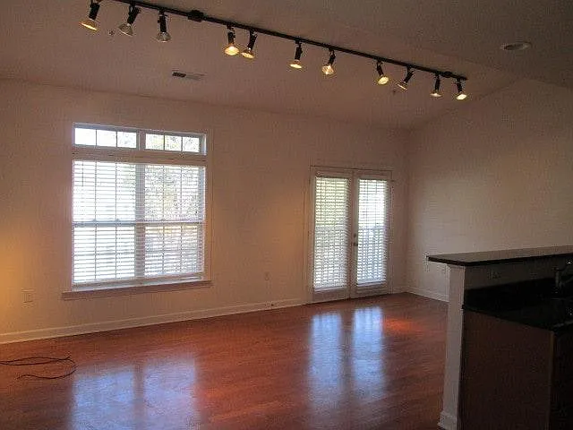 104 Sunset Cir #301 — Photo 2