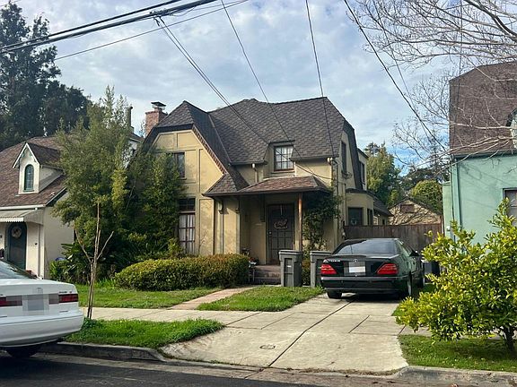 2nd image of 3135 Sheffield Ave