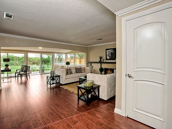 3rd image of 18189 Verano Dr