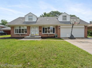 11188 Nancy Dr, Warren, MI 48093