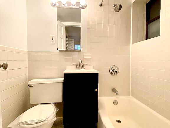 5th image of 517 E 82nd St APT 1d