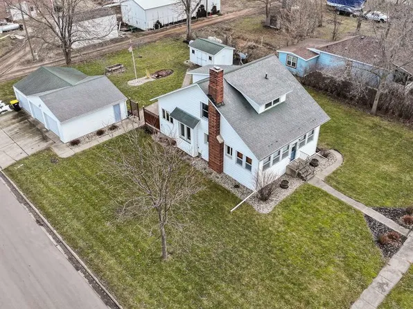 306 Prospect St, Milroy, MN 56263