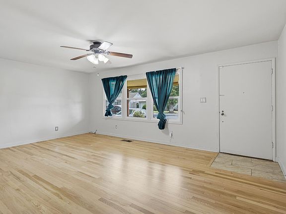 4th image of 415 E Atlee St