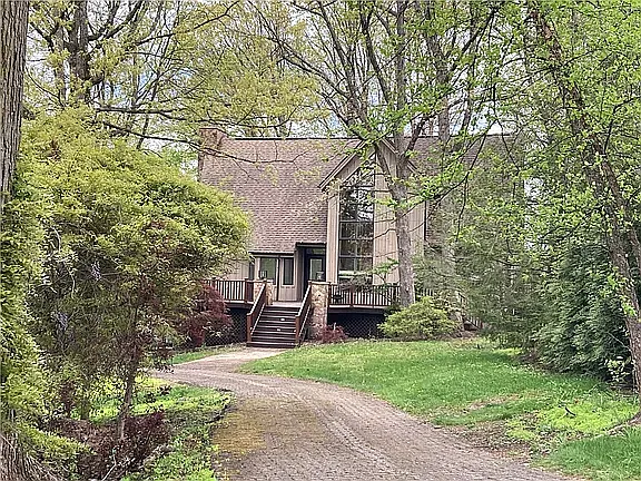 3 bed, 2100 sqft, $3,400 — Photo 2