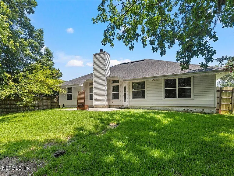 1722 Branch Vine Dr W — Photo 27