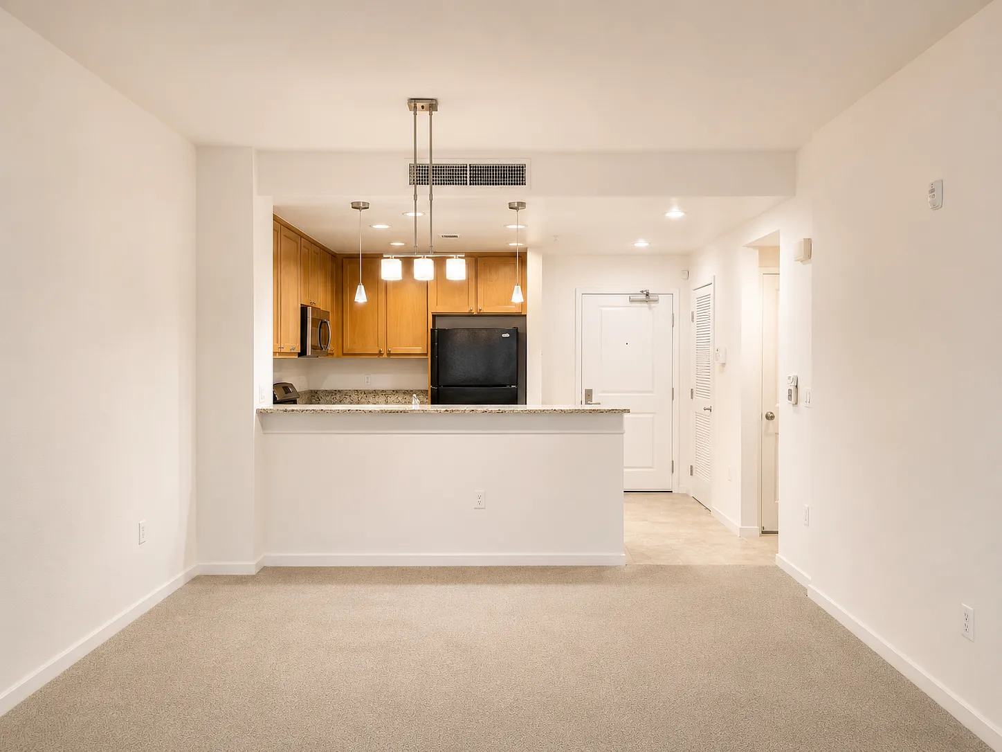1 bed, 670 sqft, $3,400 — Photo 3