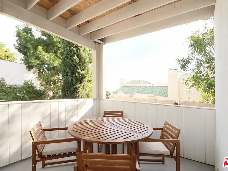 9040 Phyllis Ave #D — Photo 17