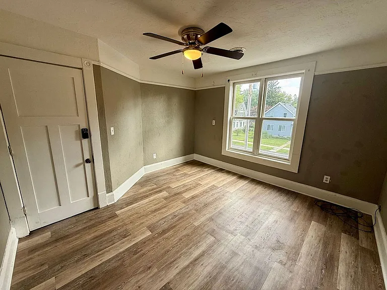 710 Lincoln St — Photo 11