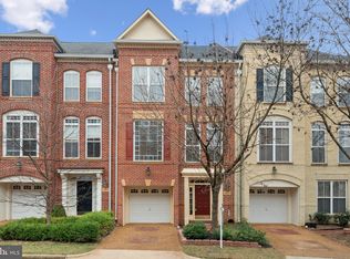 240 Medlock Ln, Alexandria, VA 22304